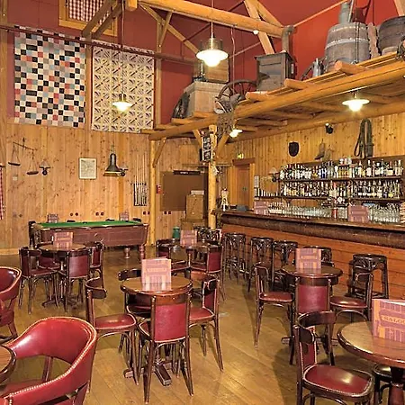 Davy Crockett Ranch + Tickets Hotel