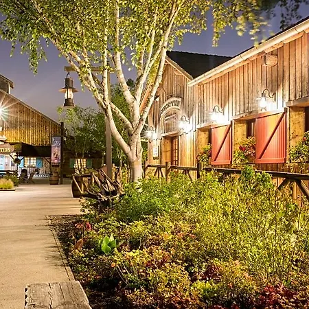 Hotel Davy Crockett Ranch + Tickets