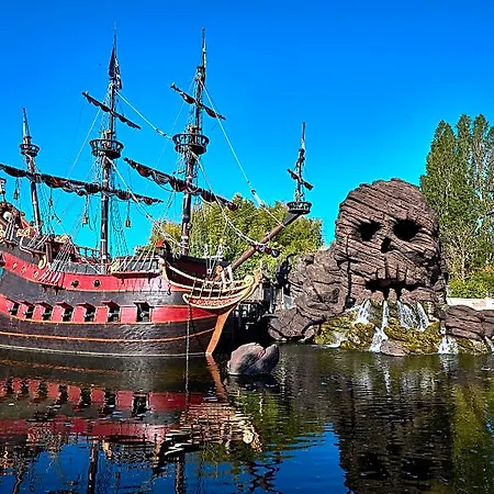 Davy Crockett Ranch + Tickets 2*