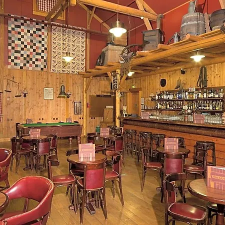 Hotel Davy Crockett Ranch + Tickets